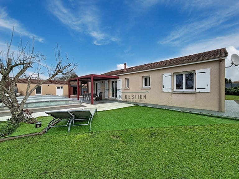 Maison – ORADOUR SUR GLANE